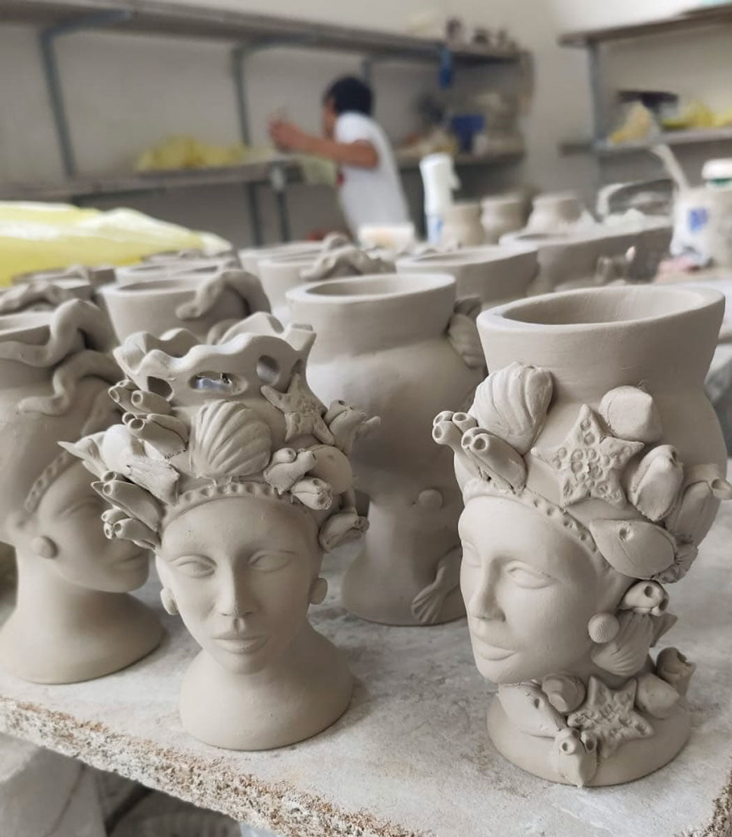 ceramica caltagirone lavorazione artigianale